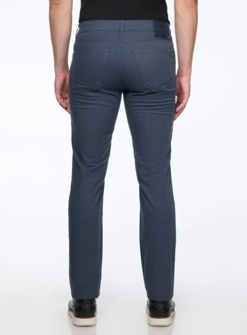 BRAX Chino à Micro Diamants 'Chuck' 10 BRAX Chino à Micro Diamants 'Chuck' -Modeel Egante Magasin B16 87 1558 BL3 scaled