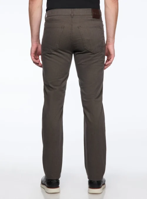 BRAX Chino à Micro Diamants 'Chuck' 13 BRAX Chino à Micro Diamants 'Chuck' -Modeel Egante Magasin B16 87 1558 BR3 scaled