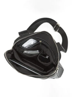 Bugatti Sac à Bandoulière 'Contrast' 12 Bugatti Sac à Bandoulière 'Contrast' -Modeel Egante Magasin B21 CBY2467BU BK3 943d2c63 5c49 427f ba97 05c9494970a0