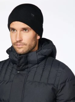 Tuque Unie Cotelée -Modeel Egante Magasin C17 5260 BK