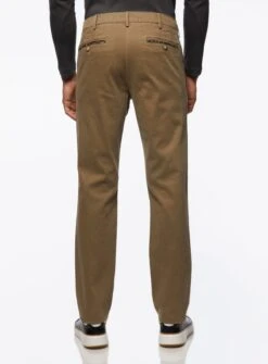 Meyer Chino Taupe à Micro Texturé 8 Meyer Chino Taupe à Micro Texturé -Modeel Egante Magasin E00 CHICAGO5615 TP4
