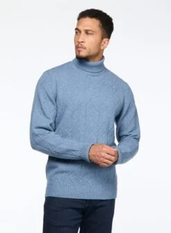 Chandail à Col Roulé En Tricot Torsadé