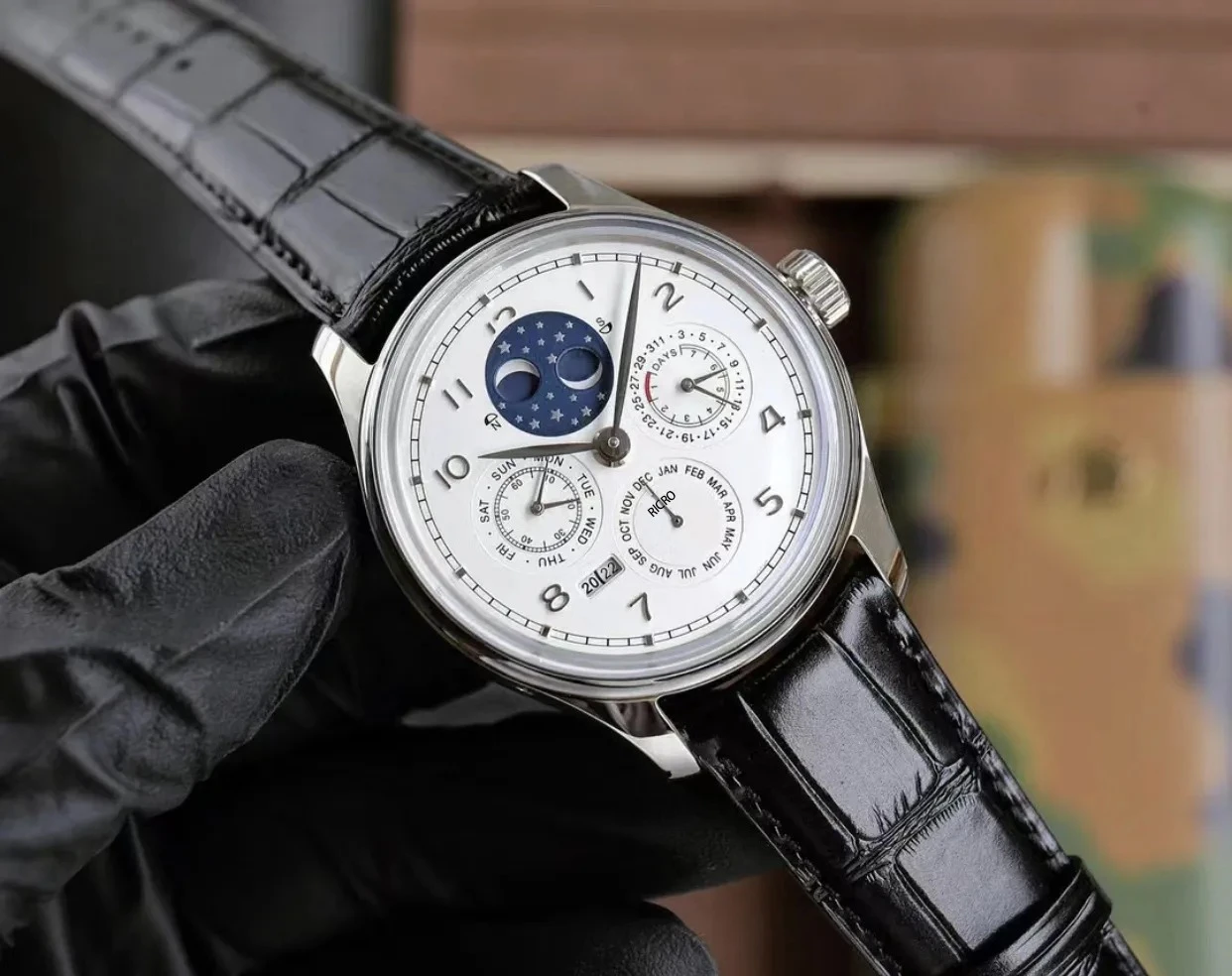 Devant -Modeel Egante Magasin tai xuong 23